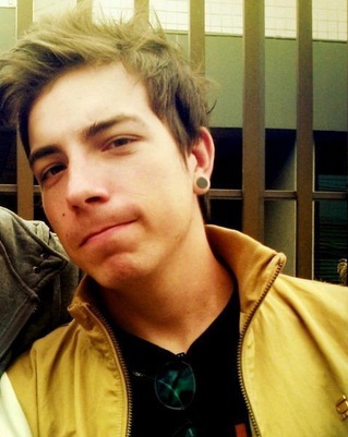 Criado dia 25/01/11 tendo como objetivo demonstrar nosso amor ao @ferrerodi . @_mefaztaobem e @mefaztaobem_