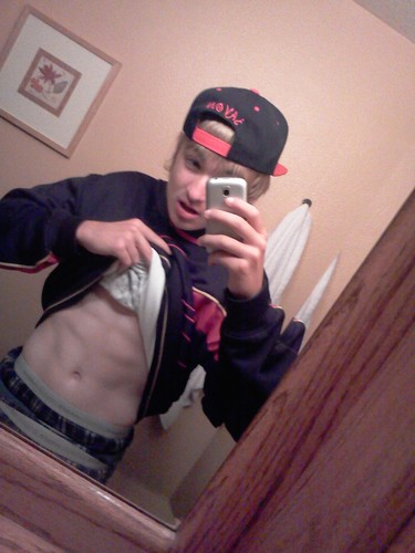 TrentonBarr9's profile picture. Basketball is my life.Im 13 but I HAVE game.I love working on my game. #Basketballislife.