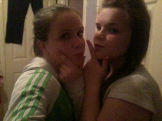 hey my name is paula doyle follow me and ill follow u back :)