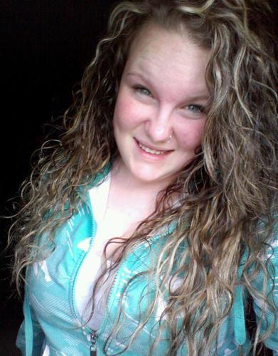 Just a 17 year old, small town Canadian, Loving&living life, follow me and i will follow you back :) you only live once but if you do it right once is enough!