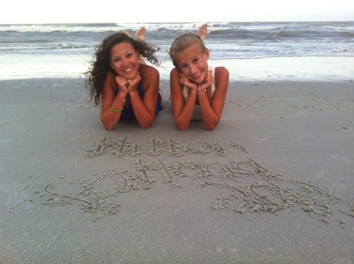 Hey im Rachel!!! Follow me on Twitter! #teamfollowback :)