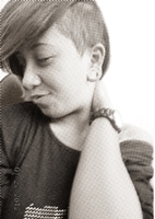 Sou Aquelα ;
que admite quαndo estα errαdα
e que sαbe ser αmiigα sem que;
precise fαzer Mαu α outrα pessoα !