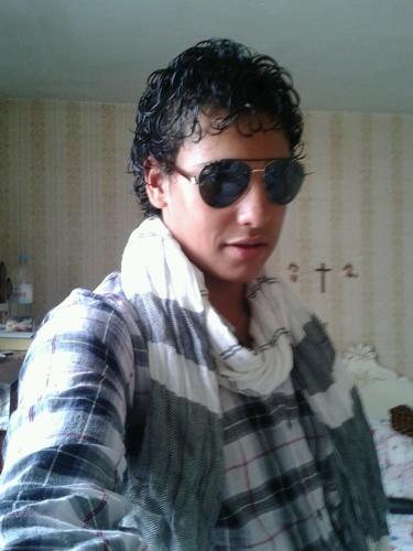 Soy un joven que estudia la prepa en el Colegio Anáhuac, me gusta salir con mis amigos, voy al gym y trabajo en la Catedral Metropolitana de Tulancingo Hgo.