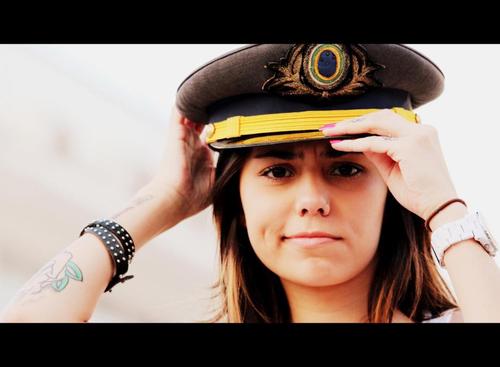 e pra te ver sorrir eu posso colorir o céu de outra cor @Gabrielarippi ! dona : @fernandanaves_ since : 12/08/2012