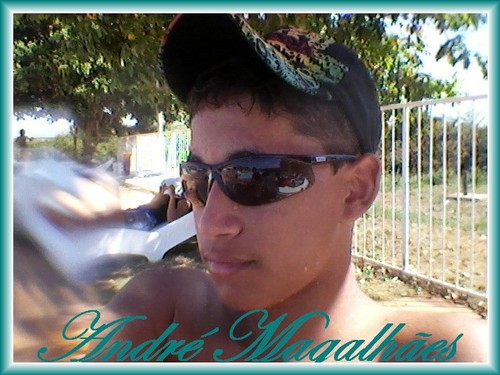 se mulher fosse dinheiro eu vivia pedindo esmola... ah loira me deixou a morena foi embora.. so me restou nesta vida rodeio, cachaça e a viola.!