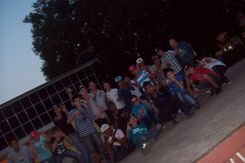 Conexão aqui é forte bota contra fica no chão neguinho [M.C.D'S] (+) [VLR'S] (+) [PVT'S] Verme arrombado pra nóis tu paga pau.