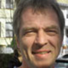 journalist translator
producer german speaking radio networks, progressive online/print 
nyc area - diving - skiing - tennis