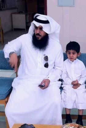 ‏‏‏‏‏‏‏‏‏موظف حكومي - رئيس لجنه التنميه الأجتماعيه الاهلية سابقاً،عضو المكتب التعاوني، عضو جمعية تحفيظ القرآن الكريم
 انسان عادي واحب الخير للجميع. * تربه حائل*