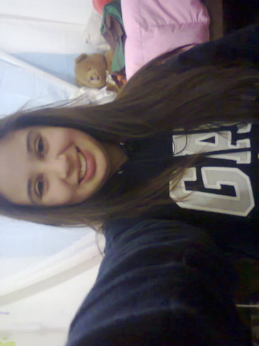 holi c:  '♪ , me encanta reir a carcajadas, hacer locuras, vivir el momento,me gusta  ayudar ,soy tierna , inocente , bajita jiji  & #soyazul ♥