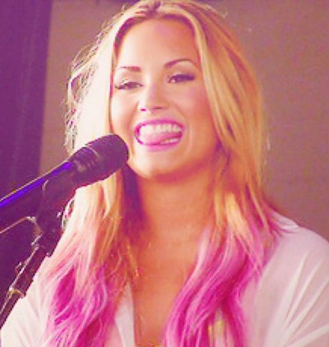 BeautifulL0vato's profile picture. under construction.