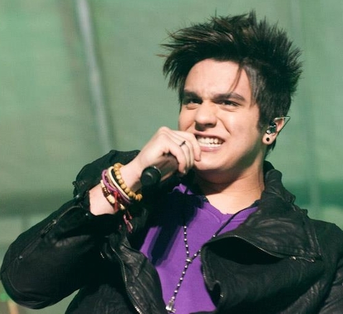 não vale a pena desistir de um sonho quando o amor está presente nele ♥ since: 11.O2.2O12 official: 23.03.2012