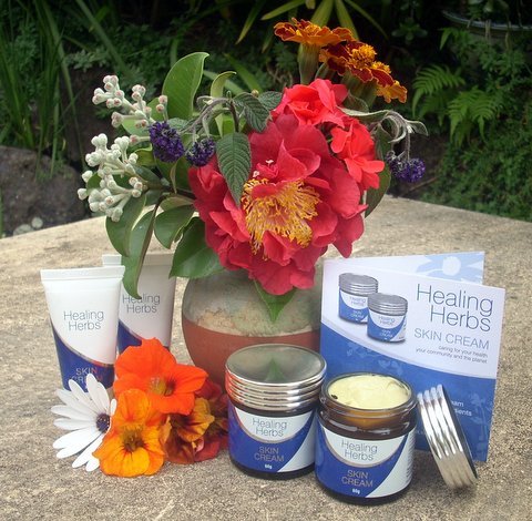 Suitable for eczema, dermatitis, psoriasis, fungal conditions, wounds, scratches, bruising, pimples & much more. 
http://t.co/dPWLO2pePw