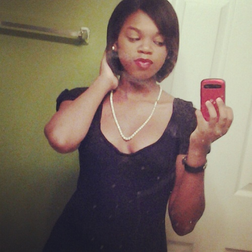 Love_Makin's profile picture. young girl lost in this cruel world