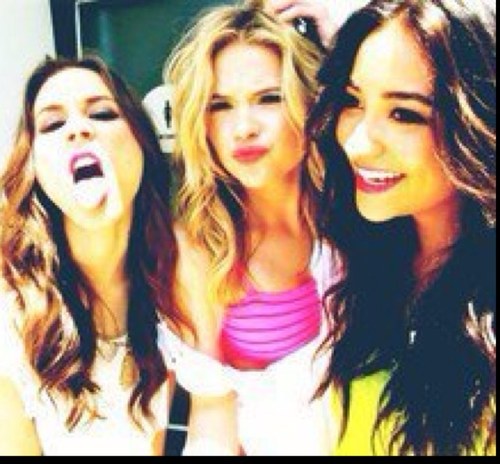 Pretty20liars's profile picture. im obsessed with pretty little liars:3 follow me and i follow back :) instagram: pllforever55love
