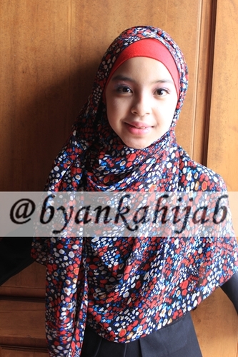 we provide scarves and shawls for women (see favorite)

 for order please kindly message to byankahijab@yahoo.com / FB page byankahijab / BB 2770E538