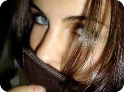 miauw!... I like to fly away from those who are not dreamers ..AMO A CHER LLOYD :3
