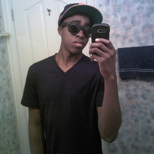 17, Life's chill.. lover of Jesus, DV class of 2014 tho! follow;)