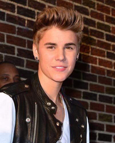 Belieber since '09/I love music/birthday =February 15  
   I love @JustinBieber