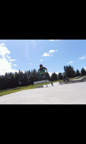 ShampowSam's profile picture. Well when Im not wreking noobs in BO2 im hanging with my homeboys