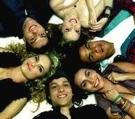 eu nao tenho palavras e nada desse mundo que possa descrever o amor que eu sinto pela banda rebelde...
