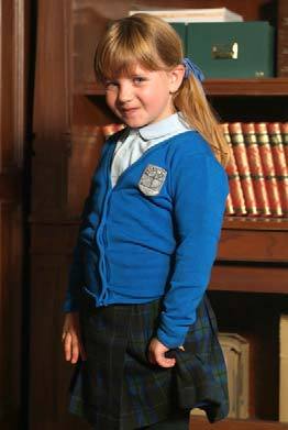 PaulaInternada's profile picture. Soy Paula, mi hermano se llama Marcos y mi mejor amiga se llama Evelyn,vine a laguna negra porque mis padres murieron(Roll)