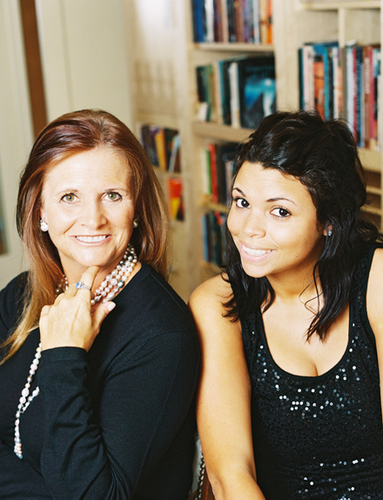 TeamCastPoland's profile picture. Pierwsze konto poświęcone P.C Cast & Kristin Cast - które tworzą wspólnie cykl dla nastolatków 'Dom Nocy'.