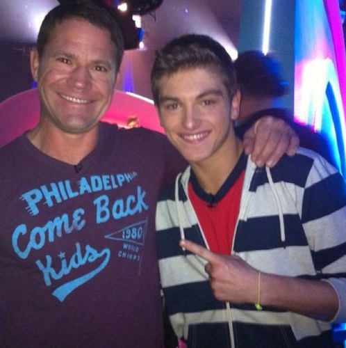 WiskerOrgasm's profile picture. This account isn't innapropriate or anything, the username is a joke :) Haha, I do fanfics and stuff! Also @Jacks_Rabbits ;)