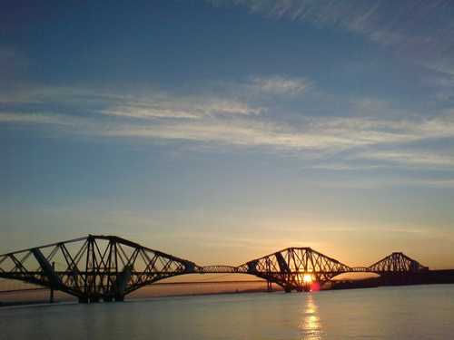 Unofficial account celebrating the majesty of The Forth Bridge (rail). Mainly pictures and history.