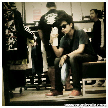 Love is like moon Invisible during day but i know there is