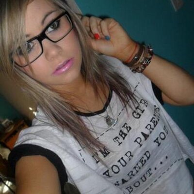 Extrem penetration video Venezuelan girls who smoke