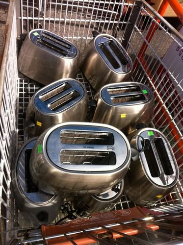 powiva's profile picture. Repeat.