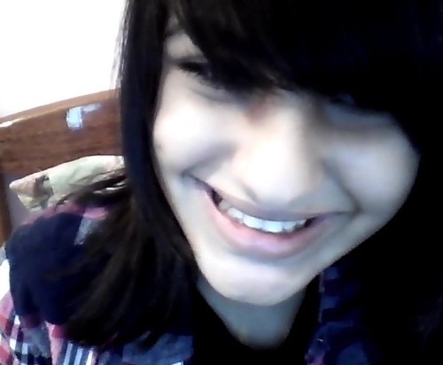 Chata,irritante,bipolar,boba,idiota,criança,chorona e dramatica,sensivel,ciumenta,amorosa pode me resumir ♥