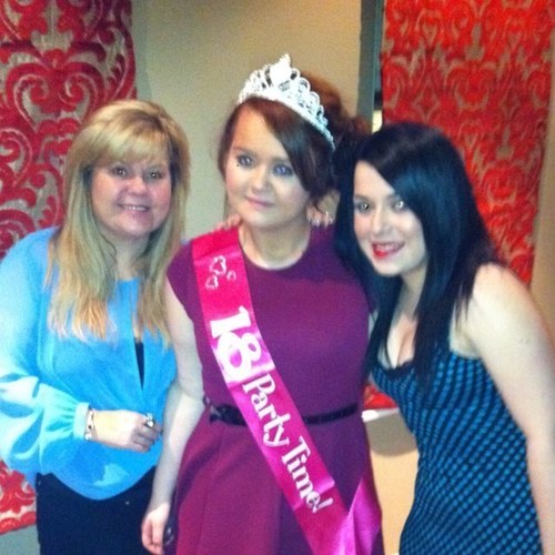 MummyHarmer's profile picture. Born in London, lived in Bracknell since the age of 3yrs.  Have 2 beautiful daughters Dani and Betsy.  A massive Chelsea fan.  Loving life!!!!