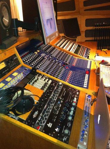 Residential Studio, nr. Worcester, England. Two stunning live rooms with large microphone & outboard selection.