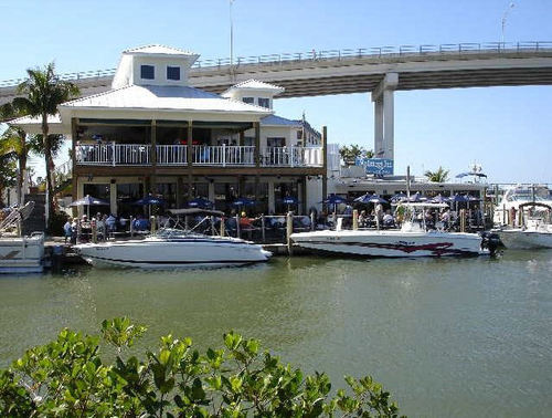Nestled on the bay in the heart of Estero Island's Dowtown District, Matanzas Inn is close to everything - bay, beach, dining, shopping and all fun activities !