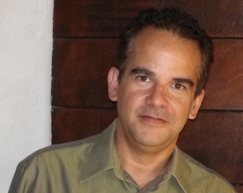 Director Comercial en Kei Web Enterprises, Inc., apasionado por la música y sediento de nuevas aventuras.