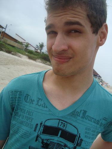 http://t.co/i5ahPiWCLS -- Meu Tumblr =D
http://t.co/gl8YwbIIWr -- Duvidas sobre mim, dicas, conselhos e afins pergunte ;p