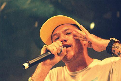 Frases do Chorão entre outras frases FAMOSAS. Deem #RETWEET e #FAVORITE as melhores.