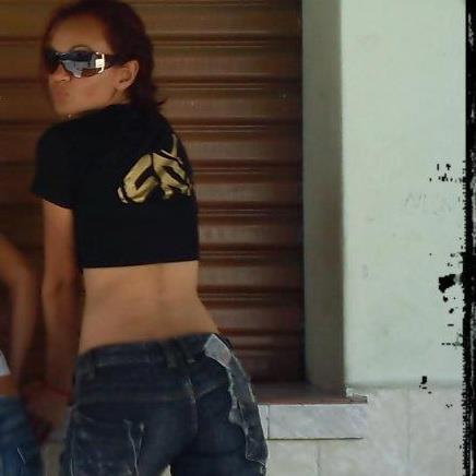 Existe apenas duas maneiras de te esquecer: De jeito nenhum e de Nenhum jeito essa é pra vc Paixão saudades a mil de tu.♥♥♥