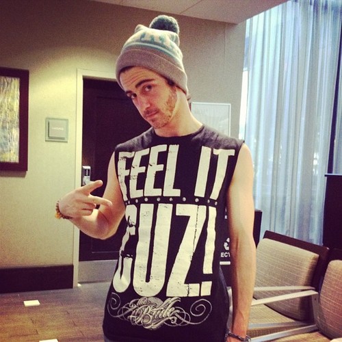 Fan account for the amazingly talented Aussie that is Brady Kitchingham, He sings, he writes, he dances and he acts :)