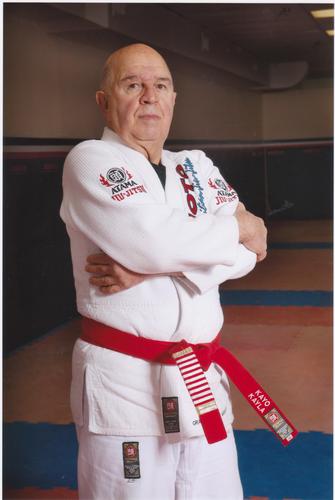 9th Degree Red Belt Grand Master of BJJ, trained by GM Helio Gracie. Founded Kioto BJJ in 1965, now with schools in the USA, Brazil, and Europe. Kioto Pride!