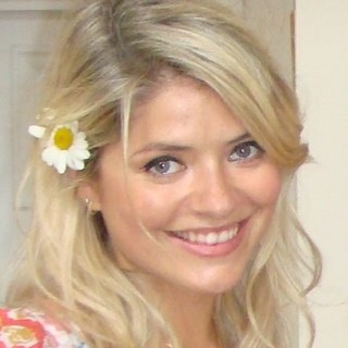 @hollywills is amazing,funny,sweet beautiful I love her to bit word cant express my feelings amazing