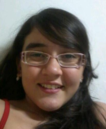 Supersonhadora,sensível, doce e simpática um tanto ingênua e como é muito generosa, acredita na bondade das pessoas, que às vezes abusam de sua boa fé.