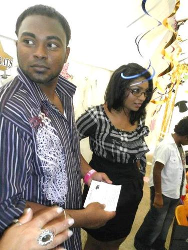 ZEUS_HOSEIN's profile picture. the world is surrounded by people its you who choose the 1z u surround urself wit
real girls arent perfect an perfect girls aint real