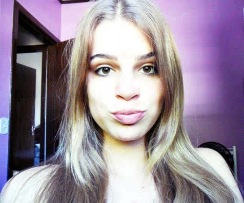 Eu não errei em gostar de você, eu errei em esperar demais, em pensar que dessa vez seria diferente.