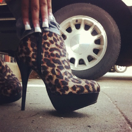As if midwest and glamour can be in the same sentence. Stilettos, cigarette in one hand- martini in the other. my adventures in the midwest. #teamfollowback
