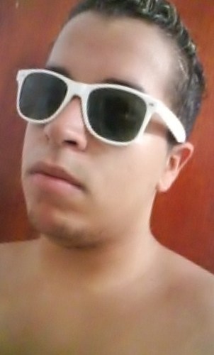 Apaixonado Pela Música Eletrônica ♫♪
“As críticas não me abalam ,e os elogios não me iludem... Sou o que sou,não o que dizem.”