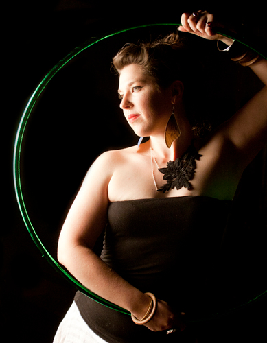 Chicago Hoop Dance is a collection of Chicago contemporary hoop dancers. We offer hoop dance  workshops, classes, hoopJAM events & performances in Chicagoland.