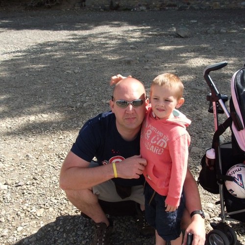 happiedaze73's profile picture. 