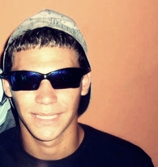 Vive na Ostentação quer forgar com aquele cordão Veloster do ano com a roda cromada e no porta mala explodindo o Som . ♫ ♫
